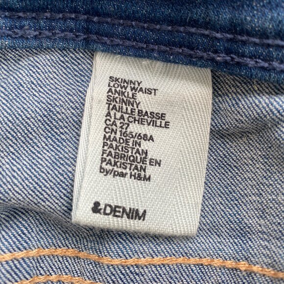 Low-Rise Skinny Ankle Jeans with Front Zipper Detail - Picture 6 of 7